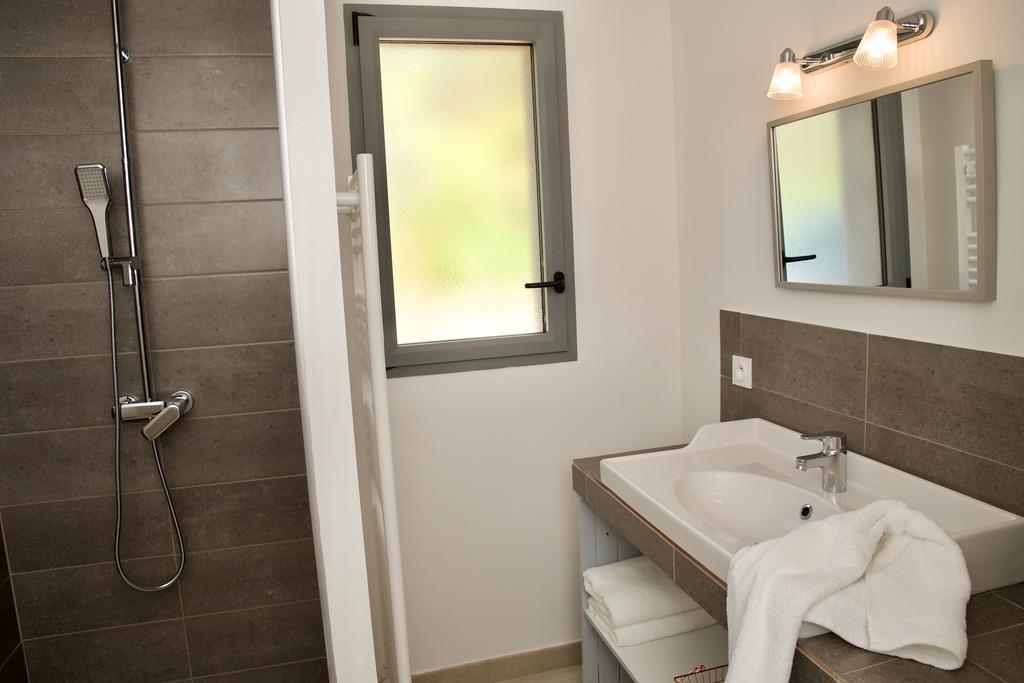 Les Lodges Du Pic Le Triadou Ngoại thất bức ảnh